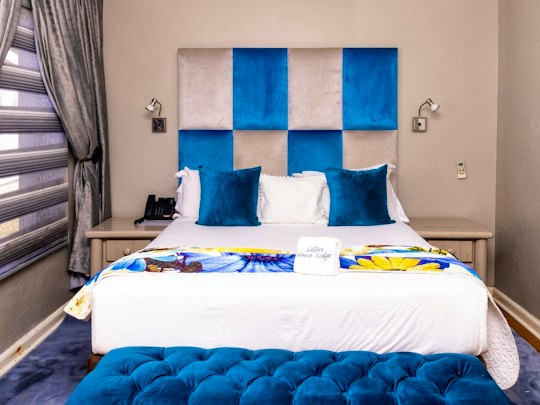 Standard Queen Room at Lillies Guest Lodge