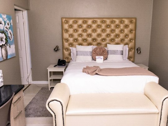 Superior King Room at Lillies Guest Lodge