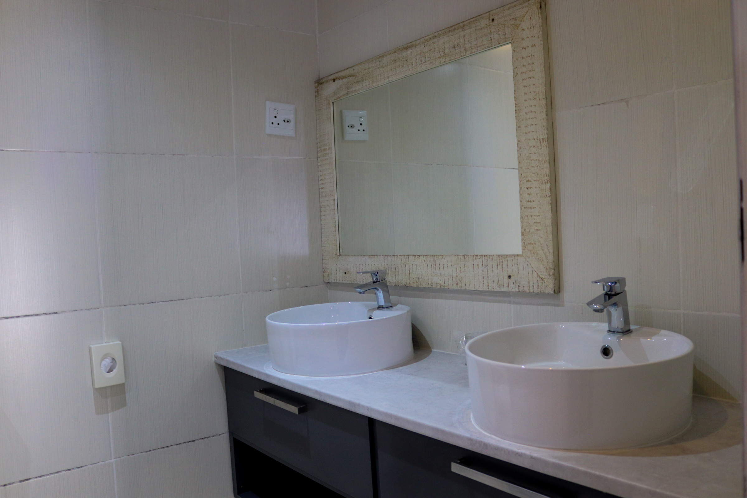 Lillies Guest Lodge double vanity